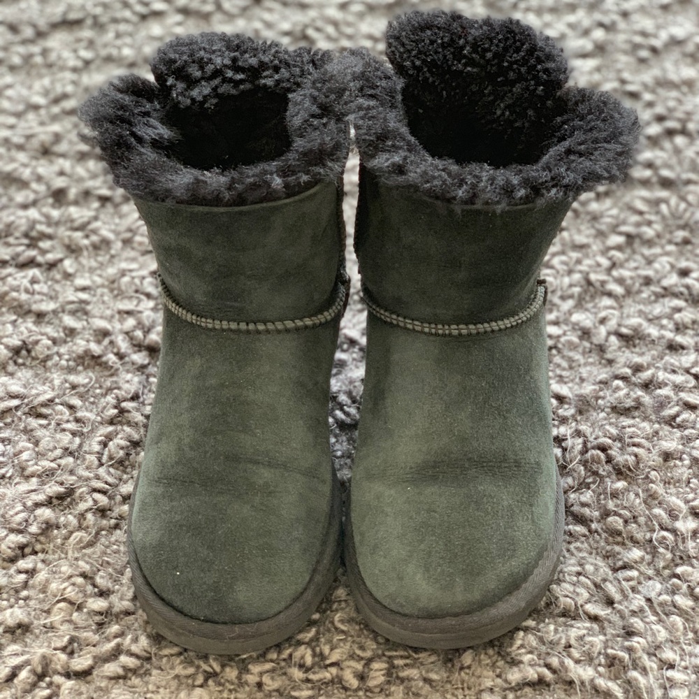 UGG - Picture 8 of 8
